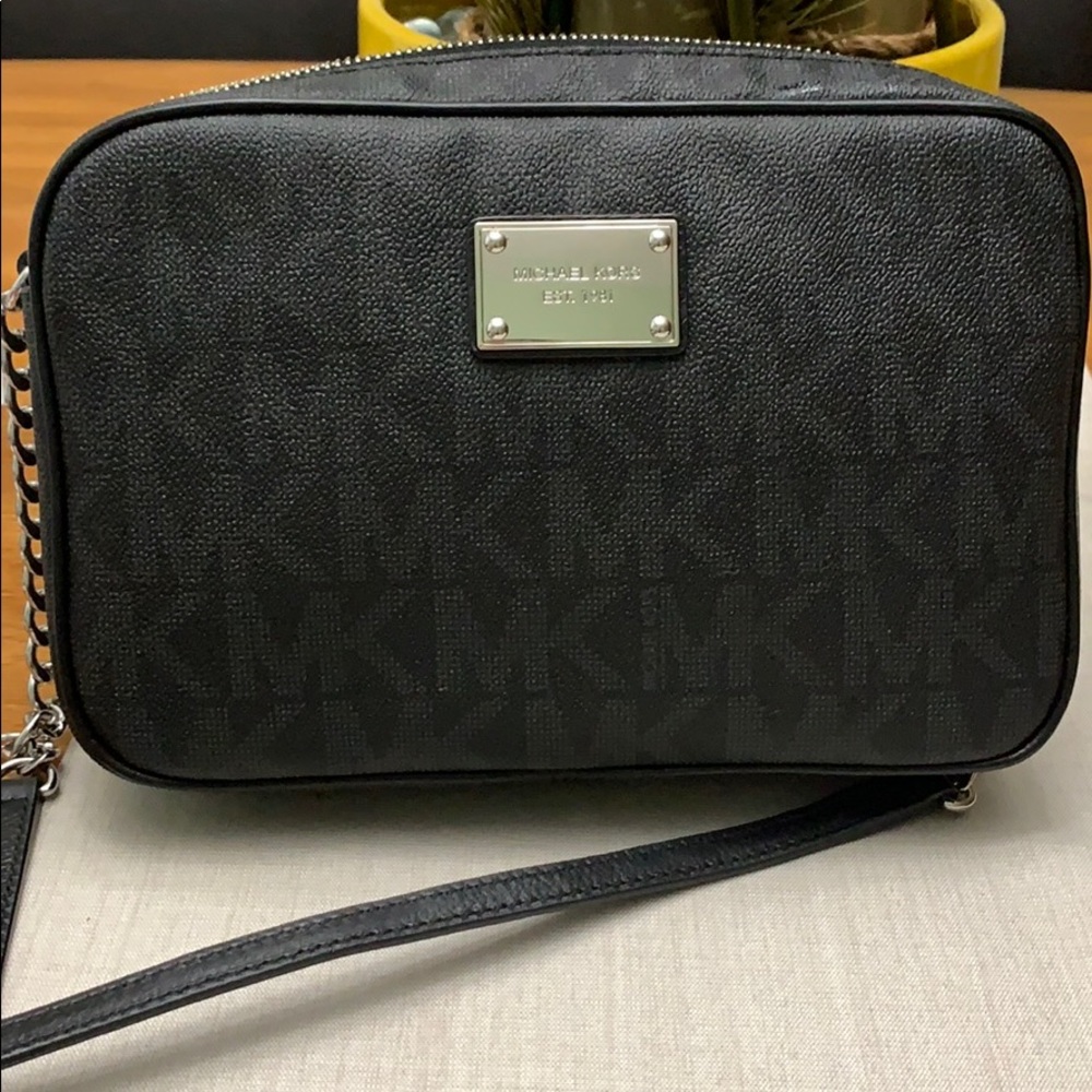 New Michael Kors Authentic bag